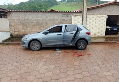Homicídio tentado em João Monlevade na tarde de hoje, foram mais de 20 disparos, sangue pelo chão (ocorrência em andamento)