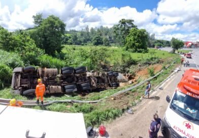CAPOTAMENTO DE CARRETA COM VÍTIMA FATAL NA MG-050