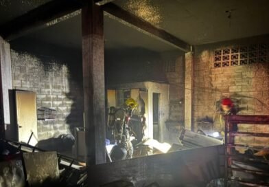 Corpo de Bombeiros Controla Incêndio em estabelecimento comercial, no granjeamento no  Distrito de Dias Tavares, em Juiz de Fora