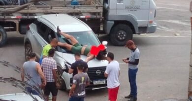 João Monlevade: acidente moto x carro, corpo da vítima ficou esticado no capô