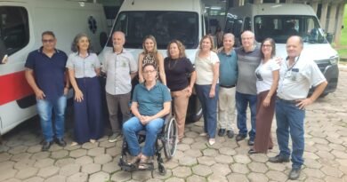 Dr Laércio Prefeito de João Monlevade reforça atendimento à saúde com entrega de três novos veículos zero quilômetro