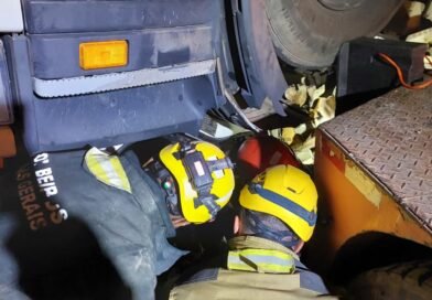 Nova Era: Capotamento de caminhão com vítima presa às ferragens no Bairro Garimpo de Capoerana