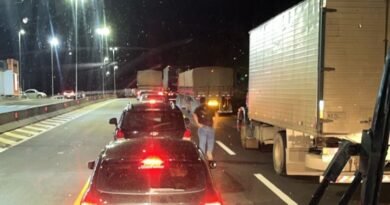 Acidente paralisou a BR-381 em São Gonçalo do Rio Abaixo na noite de hoje