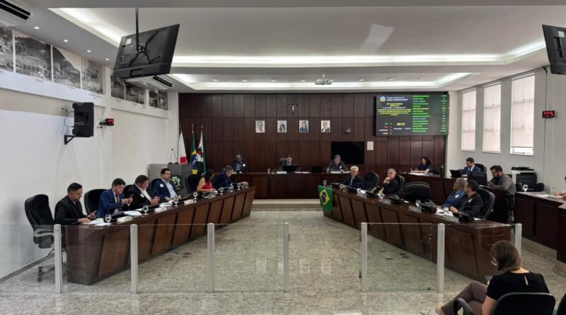 Câmara de João Monlevade aprova projetos em segundo turno e redação final
