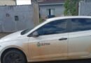 São Gonçalo do Rio Abaixo: carro da PREFEITURA estacionado em frente a garagem