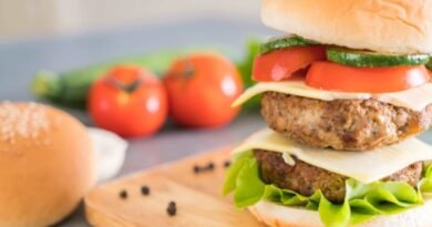 Hambúrguer é vilão? Veja 5 dicas de como incluir na dieta sem prejudicar o emagrecimento
