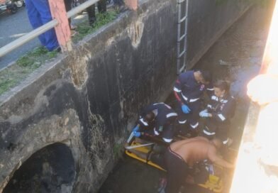 BELO HORIZONTE: MOTOCICLISTA BATE EM MEIO-FIO E CAI DENTRO DE CÓRREGO NO BAIRRO MANTIQUEIRA