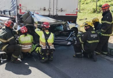 CONTAGEM: COLISÃO CARRO X CAMINHÃO, VITIMAS EM ESTADO GRAVE (OCORRÊNCIA EM ANDAMENTO)