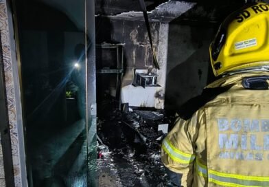 JUIZ DE FORA: CORPO DE BOMBEIROS RESGATA HOMEM GRAVEMENTE FERIDO EM INCÊNDIO RESIDENCIAL