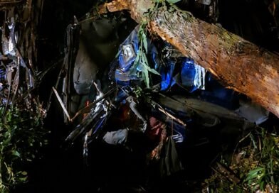 Salinas,: Acidente com vítima fatal presa às ferragens na BR-251Na altura do km 282