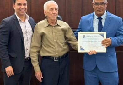 Relojoeiro e filantropo Antônio Sebastião Linhares (Nozinho) recebe Moção de Aplausos