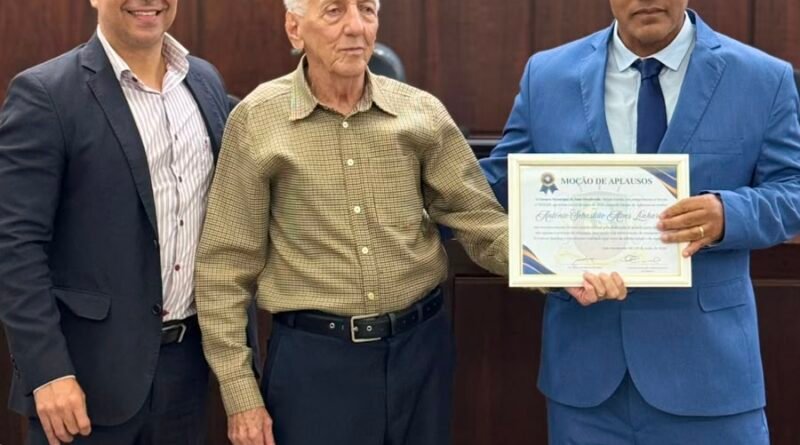 Relojoeiro e filantropo Antônio Sebastião Linhares (Nozinho) recebe Moção de Aplausos