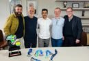 Campeão mundial de duathlon apresenta propostas para fortalecimento do esporte durante visita ao prefeito Dr. Laércio