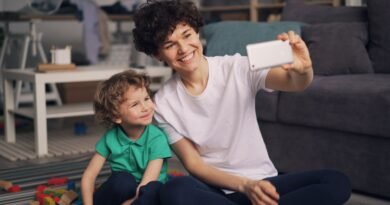 Exposição de crianças e adolescentes na mídia pode afetar saúde mental também na vida adulta, alerta psicóloga Exposição de crianças e adolescentes na mídia pode afetar saúde mental também na vida adulta, alerta psicóloga