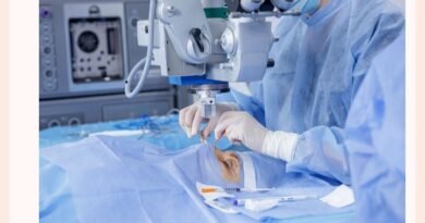 Blefaroplastia deixa paciente com cicatrizes e sequelas nos olhos Blefaroplastia deixa paciente com cicatrizes e sequelas nos olhos
