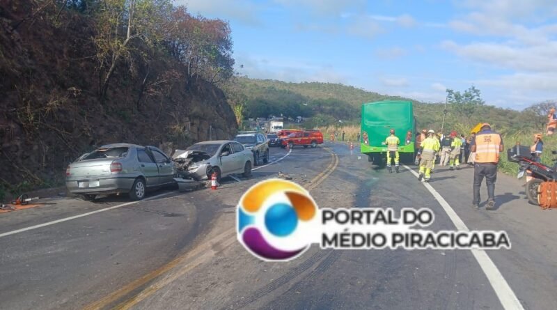 SANTA LUZIA: Bombeiros atendem acidente agora na BR-381, infelizmente mais um óbito. NOVA-381 cadê a duplicação da rodovia da morte? (ocorrência em andamento)