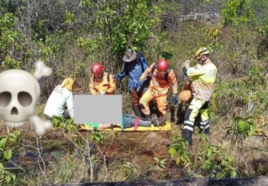 BOMBEIROS ATENDEM OCORRÊNCIA DE RECUPERAÇÃO DE CADÁVER EM ÁREA DE DIFÍCIL ACESSO