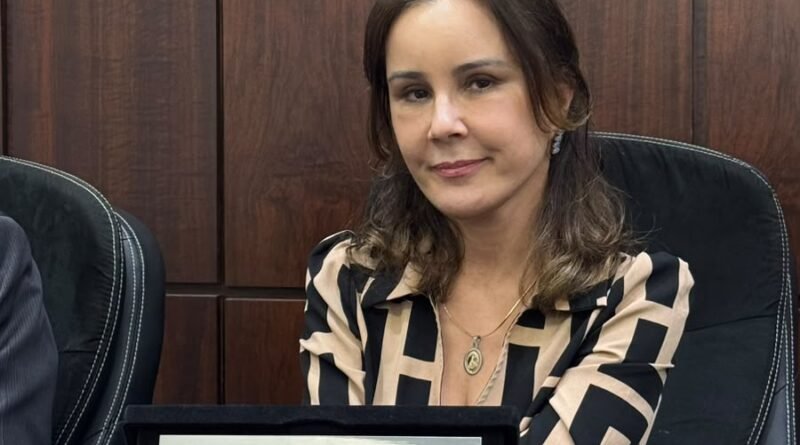 João Monlevade: Câmara Municipal entrega Título de Cidadã Honorária à médica Maria Eugênia Tótola