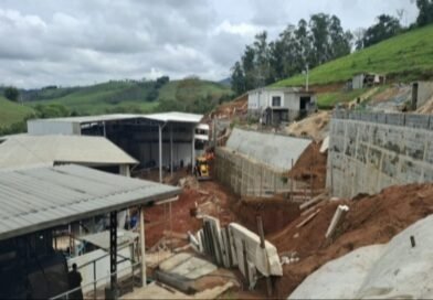 SOTERRAMENTO EM MARIPÁ DE MINAS COM DUAS VÍTIMAS FATAIS