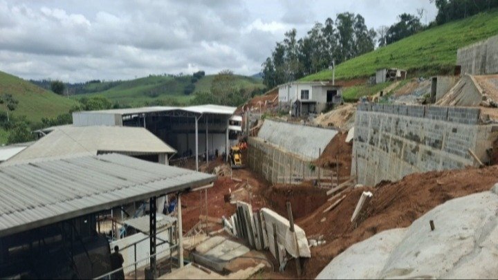 SOTERRAMENTO EM MARIPÁ DE MINAS COM DUAS VÍTIMAS FATAIS