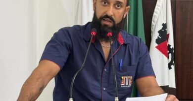 Presidente do Sindmon Metal destaca importância da democracia e alerta para intolerância política na Câmara de João Monlevade Presidente do Sindmon Metal destaca importância da democracia e alerta para intolerância política na Câmara de João Monlevade