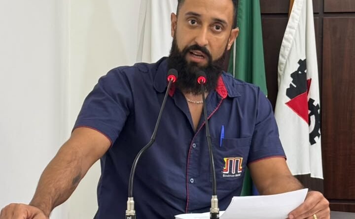 Presidente do Sindmon Metal destaca importância da democracia e alerta para intolerância política na Câmara de João Monlevade